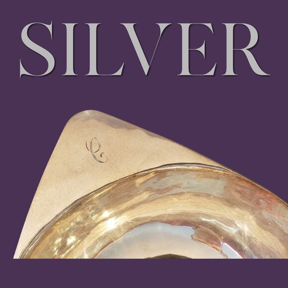 Elegant Four Silver Bowls with Triangular Handles and "C" Monogram - Picture 7 of 13